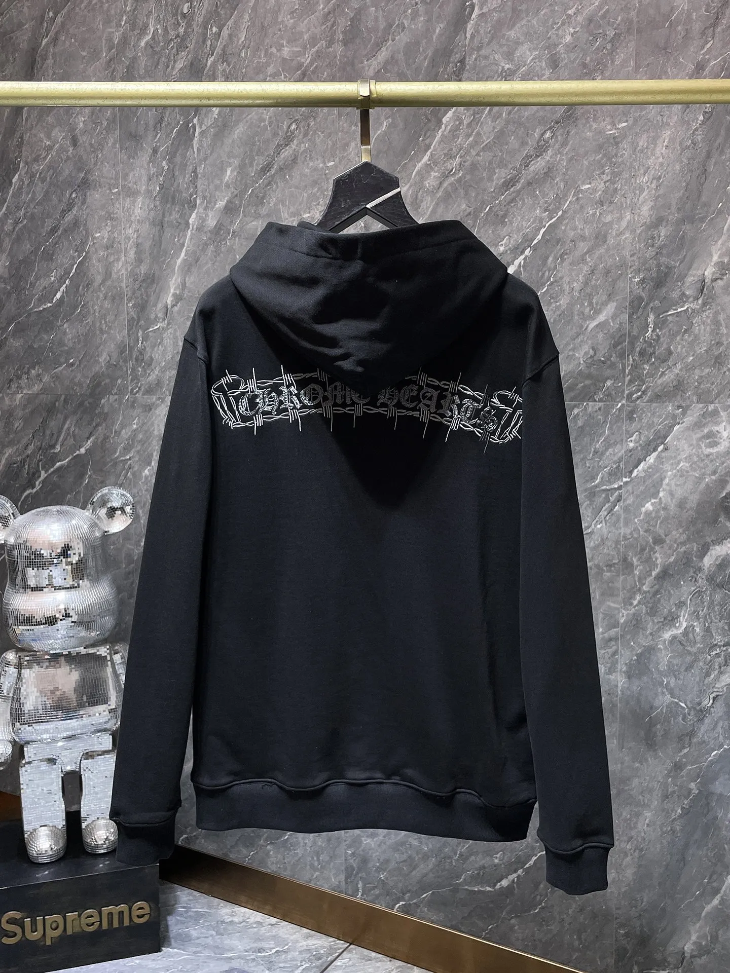 P250 Chrome Hearts Autumn and Winter 2025 Counter Synchronization Heavy Industry Horseshoe Roller Frayed Embroidered Hat Sweatshirt Heavy Industry Embroidery! Special stitching method. Improved customized version of 1:1 high-gram weight high-quality fabric. Recommended color: white, black. Size: S, M, L, XL